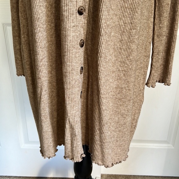 NWT Forever 21 Plus Oatmeal Tan Ribbed Soft V Neck Button Down Dress Sz 3X - Picture 4 of 12